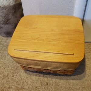 Longaberger lidded basket with liners